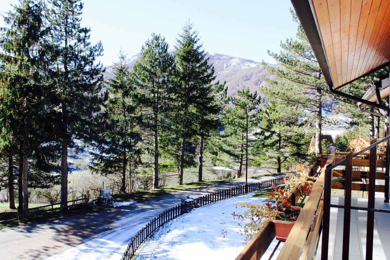 Hotel Orso Bianco Пескассероли Экстерьер фото